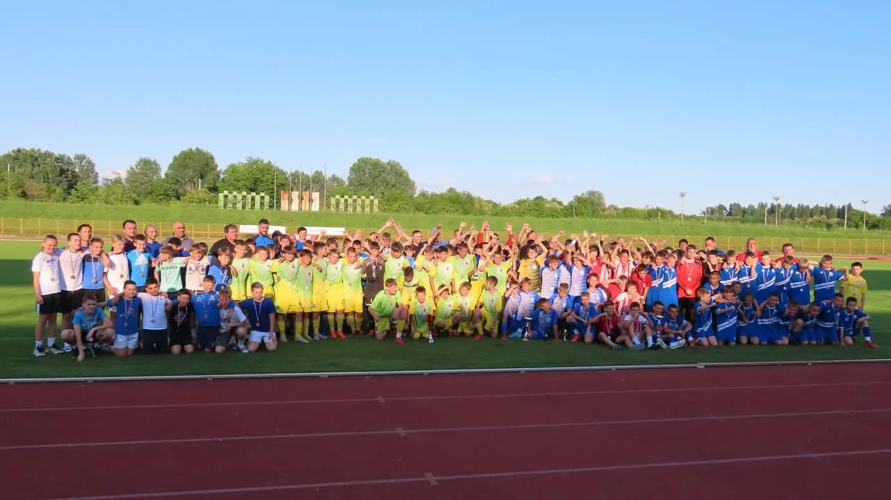 Momčad U-12 NSZŽ osvojila turnir „Stara dama“ u Sisku 5 - NSZZ 